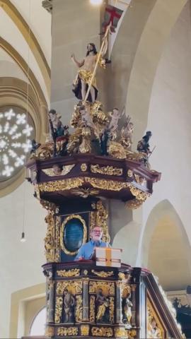 Heiko Kuschel auf der Kanzel